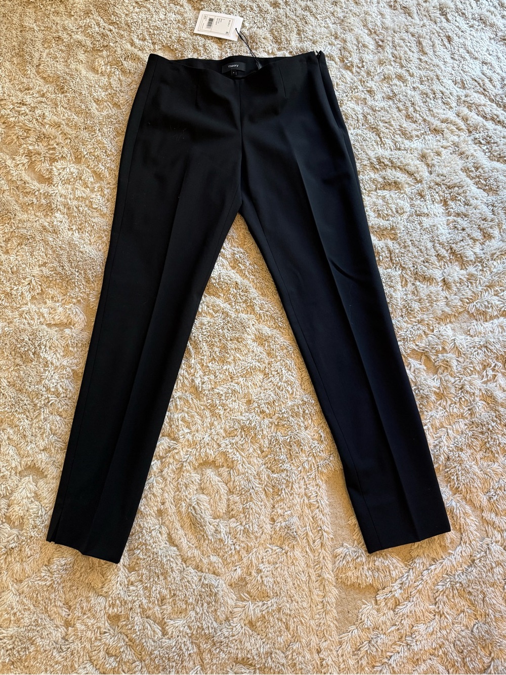 Theory Women’s black Pant size 0 Belisa 3 slim low rise